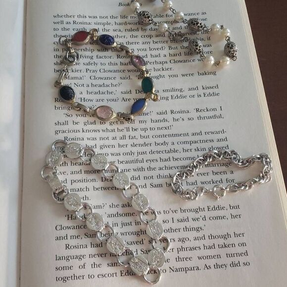 4 Small Bracelet Bundle - Picture 1 of 10